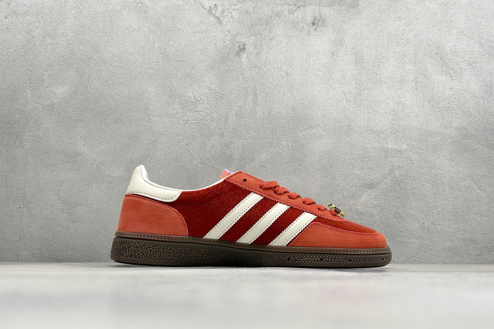 Adidas Handball Spezial 马年限定 阿迪达斯经典复古休闲板鞋 KJ6299 Adidas Handball Spezial 马年限定 阿迪达斯经典复古休闲板鞋 KJ6299