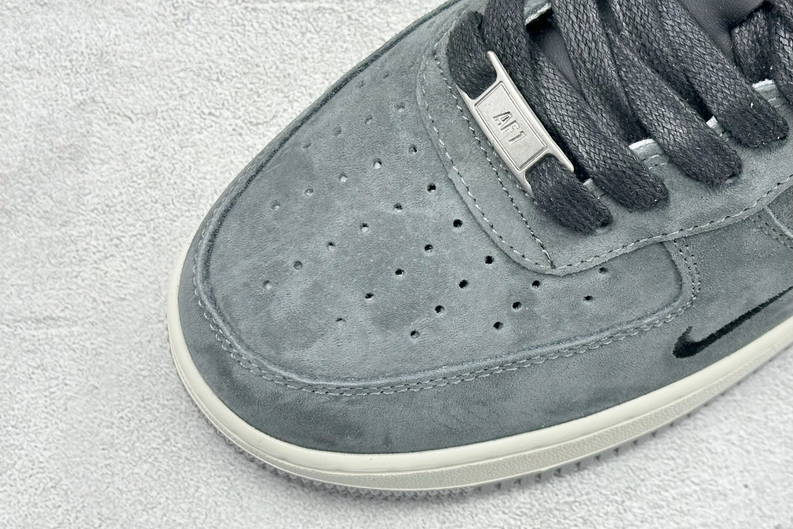 SC版Nike Air Force 1'07 Low 斯图西联名 炭灰雅白 空军一号低帮休闲板鞋 DV5477-401