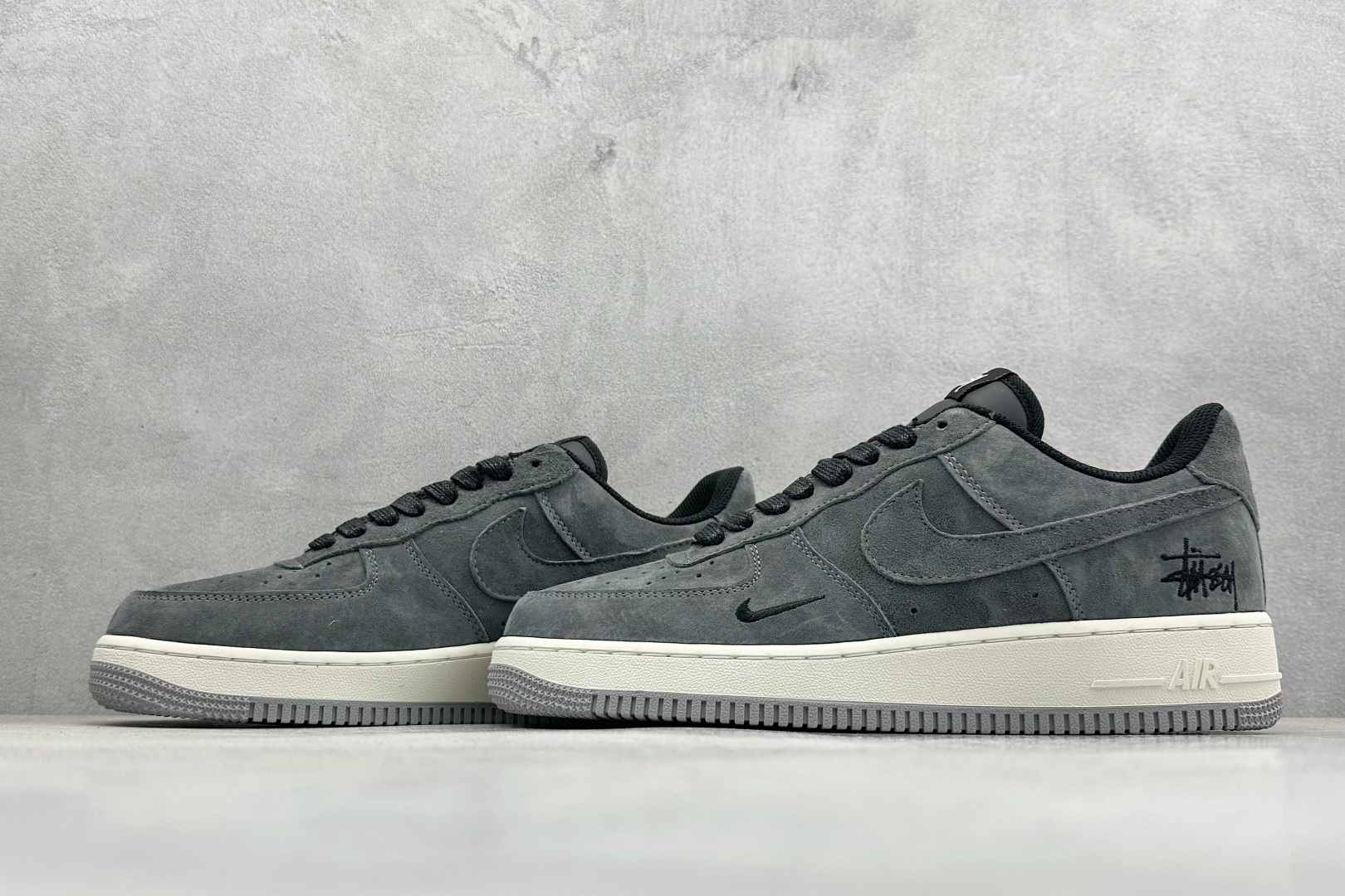 SC版Nike Air Force 1'07 Low 斯图西联名 炭灰雅白 空军一号低帮休闲板鞋 DV5477-401