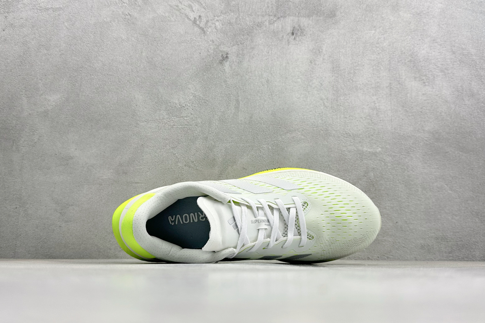 Adidas Supernova Prima M 低帮透气休闲运动跑鞋 TE1683-High Quatity Cheap Brand wholesale wholesaler seller Clothes Bags handbags Sneakers Top Fashion Clothing Shoes from China Factory Chinese suppliers best Quality Beautiful Price Adidas Supernova Prima M 低帮透气休闲运动跑鞋 TE1683