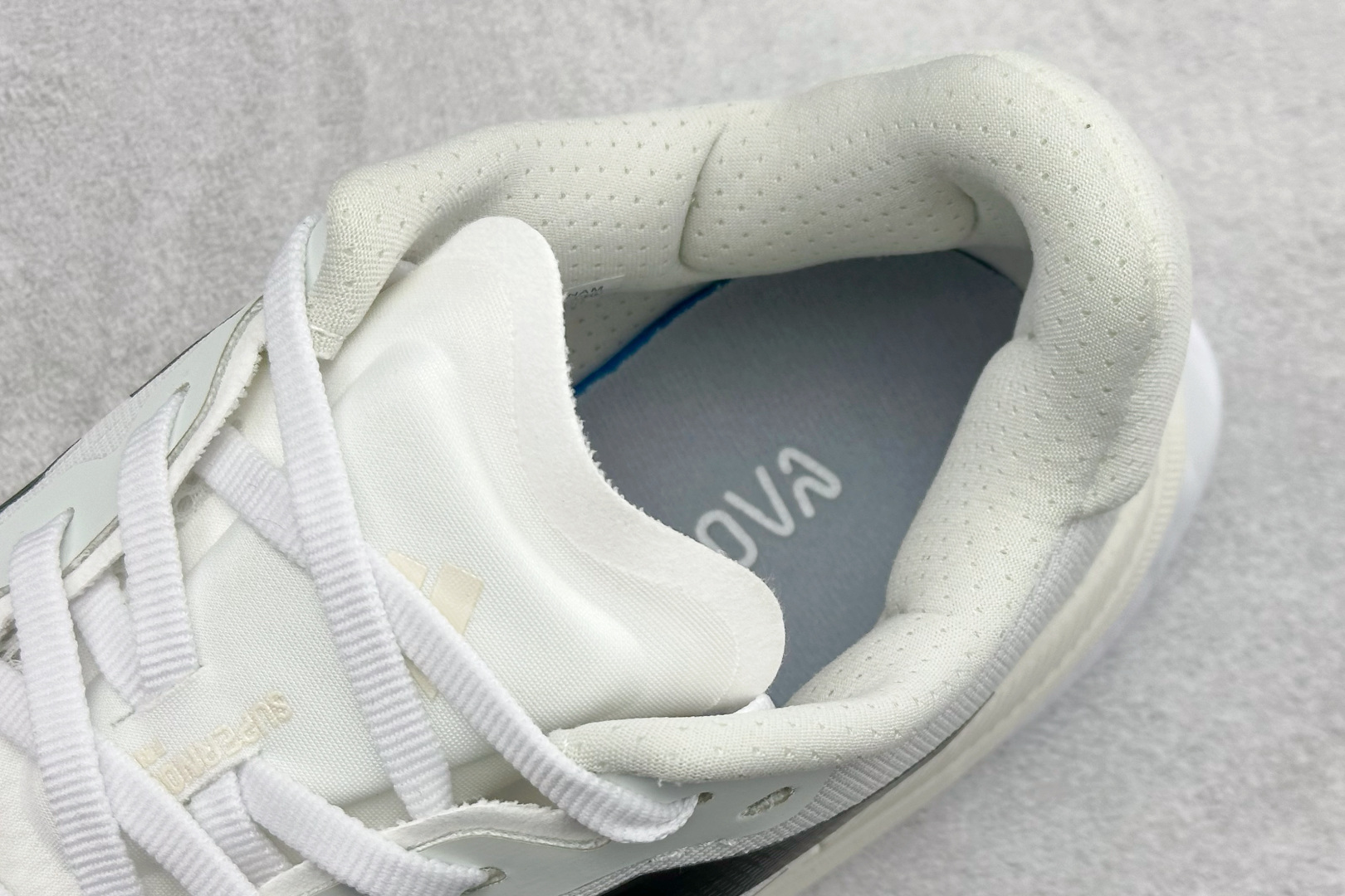 Adidas Supernova Prima M 低帮透气休闲运动跑鞋 TE1684-High Quatity Cheap Brand wholesale wholesaler seller Clothes Bags handbags Sneakers Top Fashion Clothing Shoes from China Factory Chinese suppliers best Quality Beautiful Price Adidas Supernova Prima M 低帮透气休闲运动跑鞋 TE1684