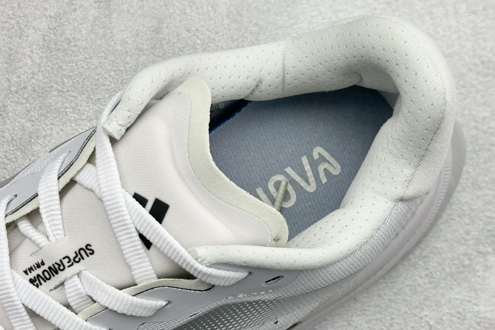 Adidas Supernova Prima M 低帮透气休闲运动跑鞋 TE1680