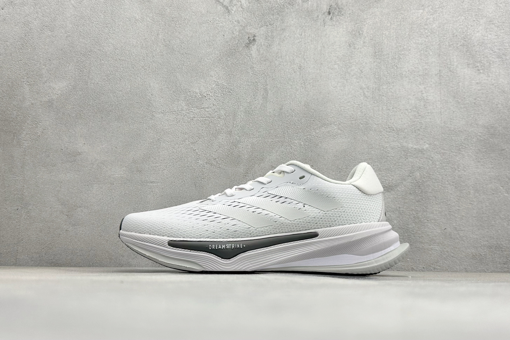 Adidas Supernova Prima M 低帮透气休闲运动跑鞋 TE1680