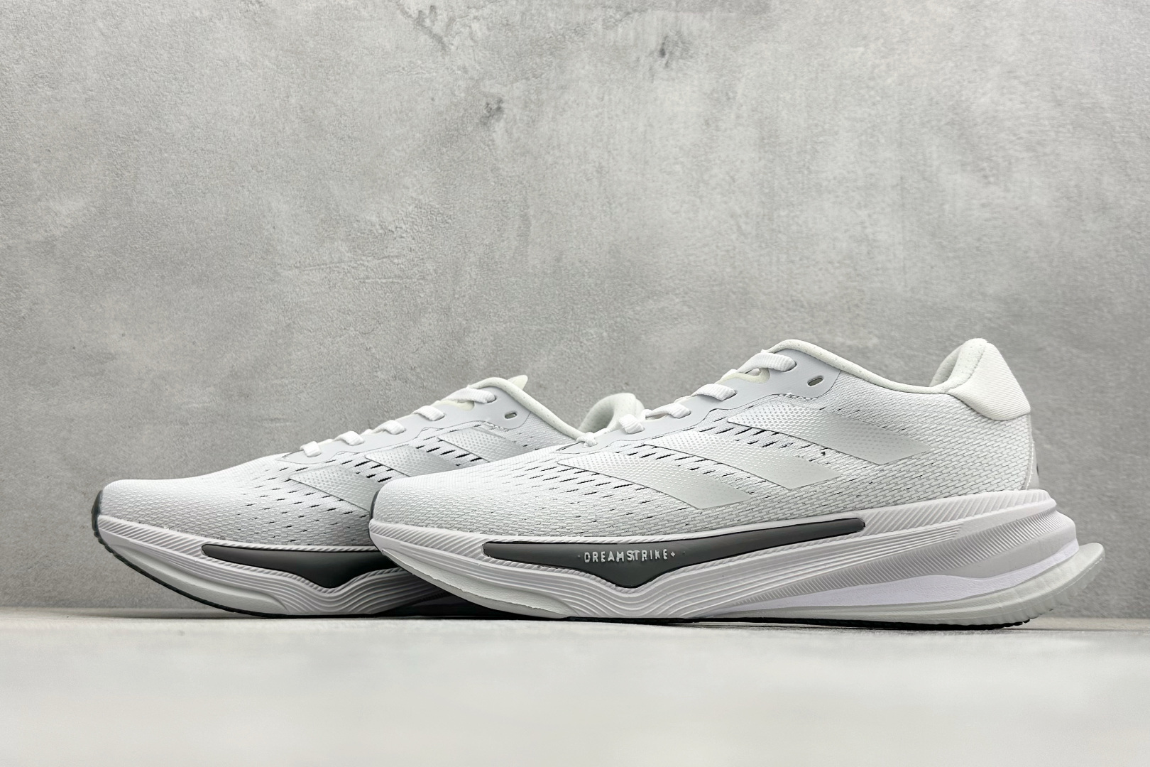 Adidas Supernova Prima M 低帮透气休闲运动跑鞋 TE1680