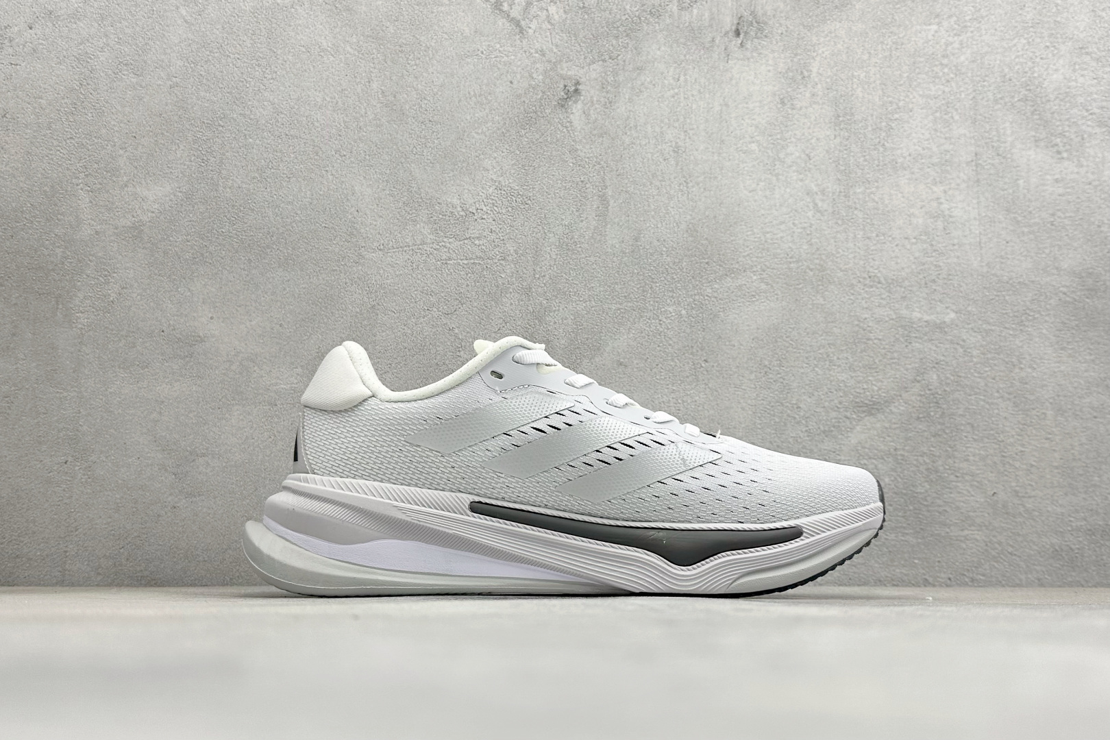 Adidas Supernova Prima M 低帮透气休闲运动跑鞋 TE1680
