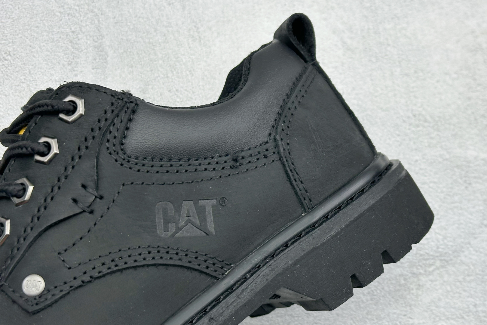 W1版CAT/卡特 硬汉推土机品牌 户外工装轻底低帮休闲系带大黄靴 P717587