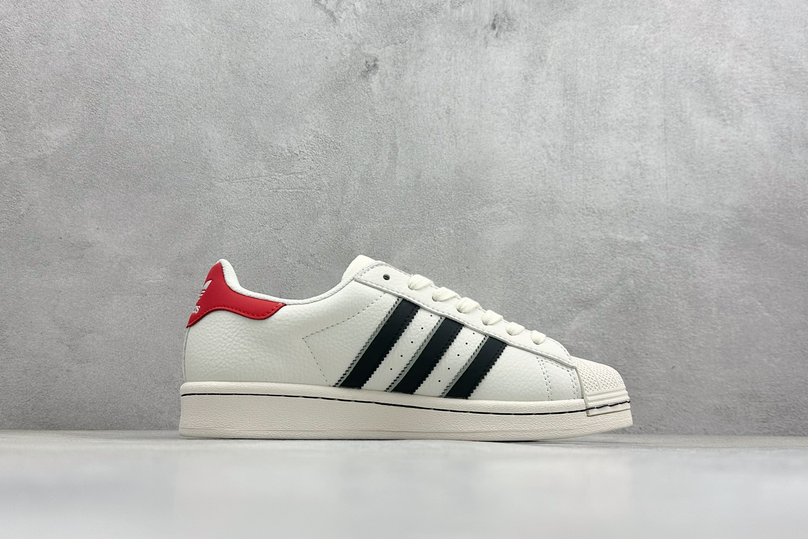 2026年新款限量发售Ad Superstar 定制配色 三叶草低帮休闲百搭贝壳头板鞋 “Supreme联名-马年限定” JX8905