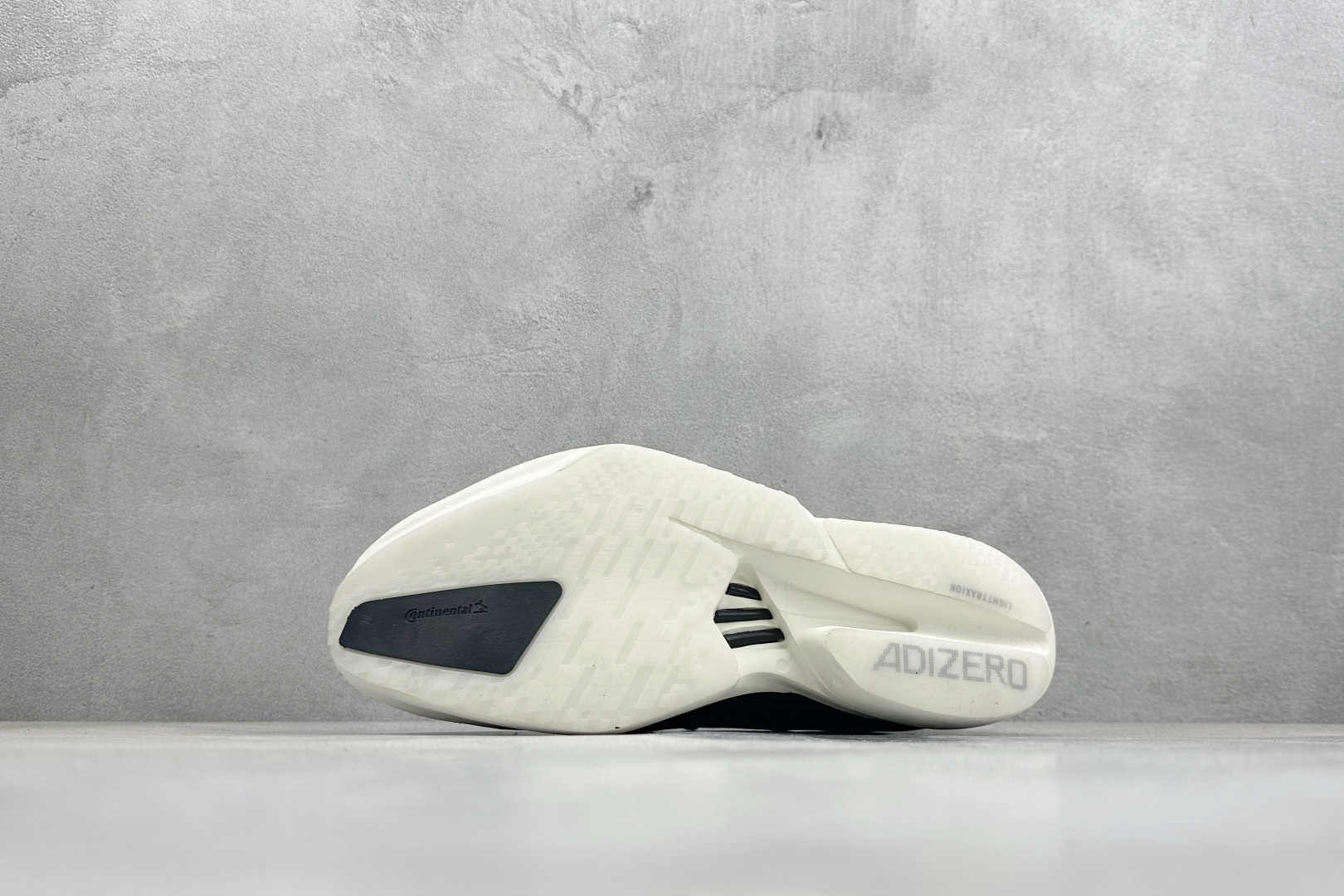 Y-3 x Adidas Adizero Adios 4 M 阿迪透气轻盈低帮跑步鞋 KI6877-High Quatity Cheap Brand wholesale wholesaler seller Clothes Bags handbags Sneakers Top Fashion Clothing Shoes from China Factory Chinese suppliers best Quality Beautiful Price Y-3 x Adidas Adizero Adios 4 M 阿迪透气轻盈低帮跑步鞋 KI6877