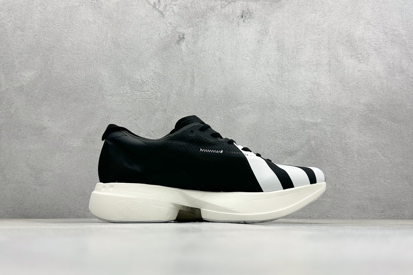 Y-3 x Adidas Adizero Adios 4 M 阿迪透气轻盈低帮跑步鞋 KI6877-High Quatity Cheap Brand wholesale wholesaler seller Clothes Bags handbags Sneakers Top Fashion Clothing Shoes from China Factory Chinese suppliers best Quality Beautiful Price Y-3 x Adidas Adizero Adios 4 M 阿迪透气轻盈低帮跑步鞋 KI6877