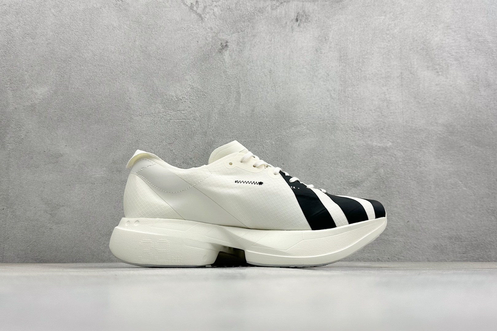 Y-3 x Adidas Adizero Adios 4 M 阿迪透气轻盈低帮跑步鞋 KI6875-High Quatity Cheap Brand wholesale wholesaler seller Clothes Bags handbags Sneakers Top Fashion Clothing Shoes from China Factory Chinese suppliers best Quality Beautiful Price Y-3 x Adidas Adizero Adios 4 M 阿迪透气轻盈低帮跑步鞋 KI6875