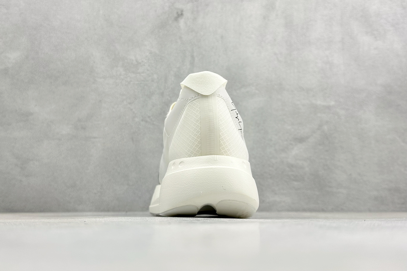 Y-3 x Adidas Adizero Adios 4 M 阿迪透气轻盈低帮跑步鞋 KI6875-High Quatity Cheap Brand wholesale wholesaler seller Clothes Bags handbags Sneakers Top Fashion Clothing Shoes from China Factory Chinese suppliers best Quality Beautiful Price Y-3 x Adidas Adizero Adios 4 M 阿迪透气轻盈低帮跑步鞋 KI6875