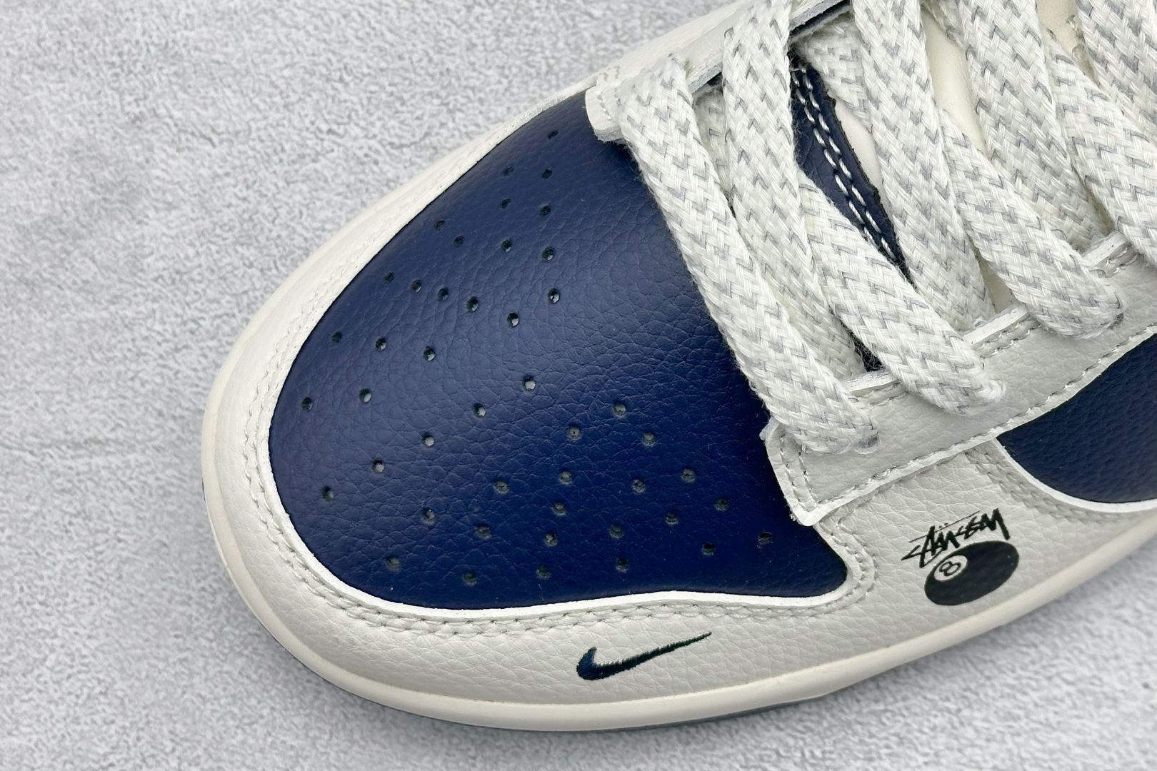 2026年新款限量发售 Nike SB Dunk Low“ 马年限定—汗血宝马” 周年高端定制 低帮休闲板鞋 SD6888-107-High Quatity Cheap Brand wholesale wholesaler seller Clothes Bags handbags Sneakers Top Fashion Clothing Shoes from China Factory Chinese suppliers best Quality Beautiful Price 2026年新款限量发售 Nike SB Dunk Low“ 马年限定—汗血宝马” 周年高端定制 低帮休闲板鞋 SD6888-107