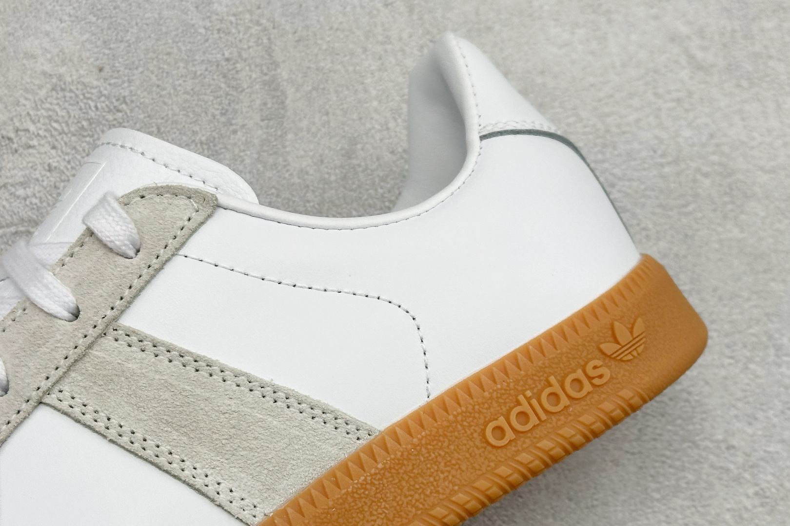 S2Adidas BW ARMY 阿迪三叶草复古休闲板鞋 JR2002-High Quatity Cheap Brand wholesale wholesaler seller Clothes Bags handbags Sneakers Top Fashion Clothing Shoes from China Factory Chinese suppliers best Quality Beautiful Price S2Adidas BW ARMY 阿迪三叶草复古休闲板鞋 JR2002
