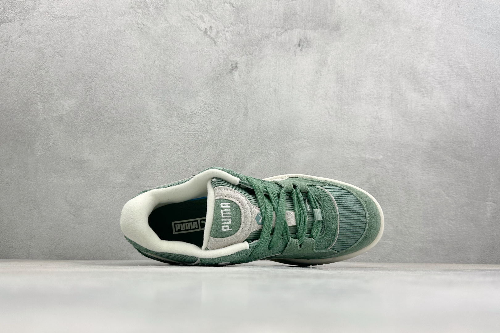 TG版Puma-180 Reflect 防滑耐磨低帮板鞋 孔眼底座和脚趾凸起由猪八革材料制成 396025-03