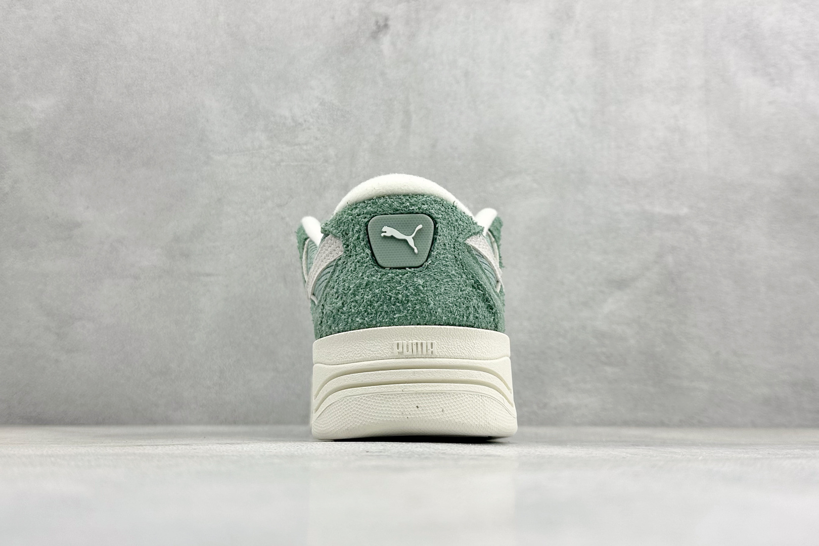 TG版Puma-180 Reflect 防滑耐磨低帮板鞋 孔眼底座和脚趾凸起由猪八革材料制成 396025-03