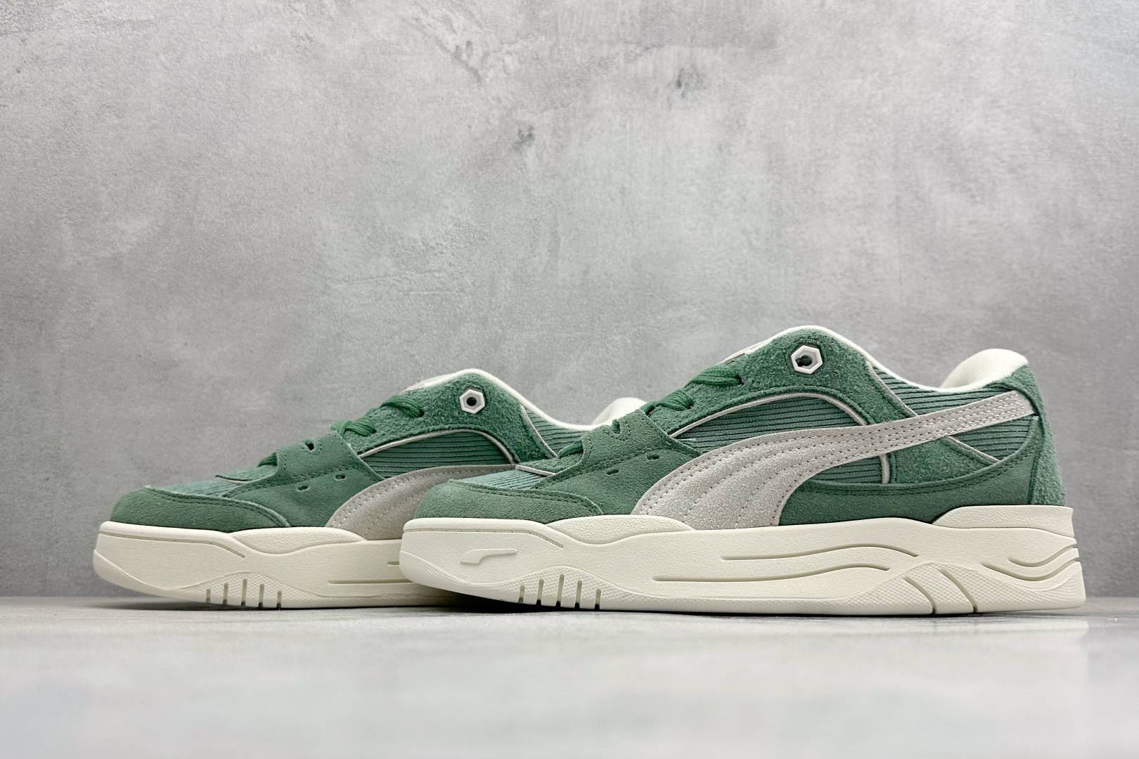 TG版Puma-180 Reflect 防滑耐磨低帮板鞋 孔眼底座和脚趾凸起由猪八革材料制成 396025-03