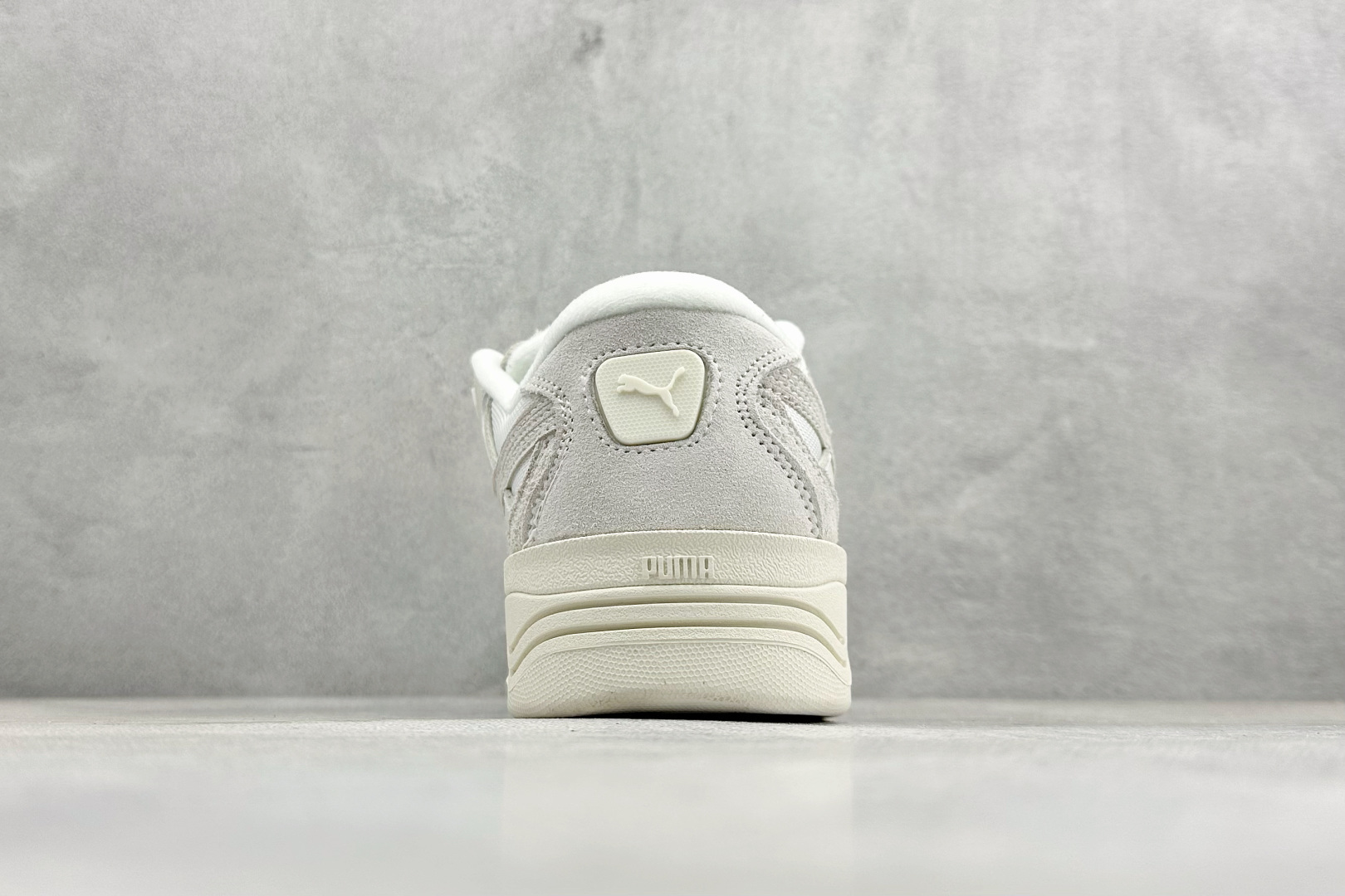 TG版Puma-180 Reflect 防滑耐磨低帮板鞋 孔眼底座和脚趾凸起由猪八革材料制成 394873-01