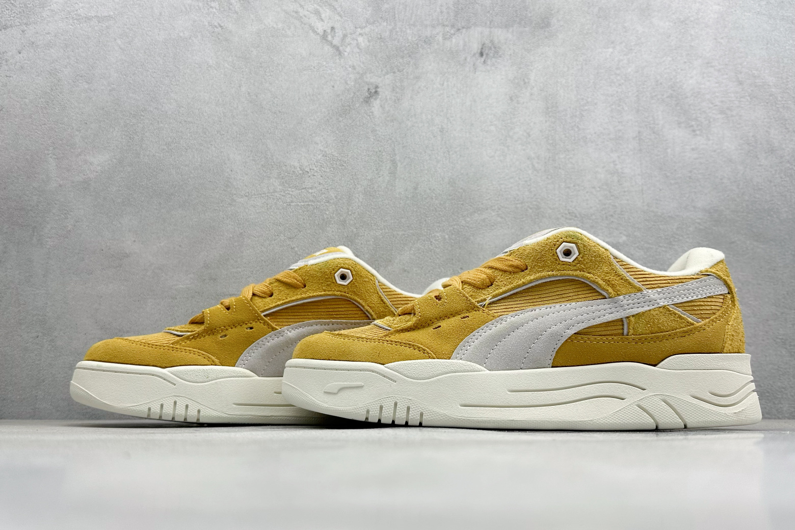 TG版Puma-180 Reflect 防滑耐磨低帮板鞋 孔眼底座和脚趾凸起由猪八革材料制成 393287-01