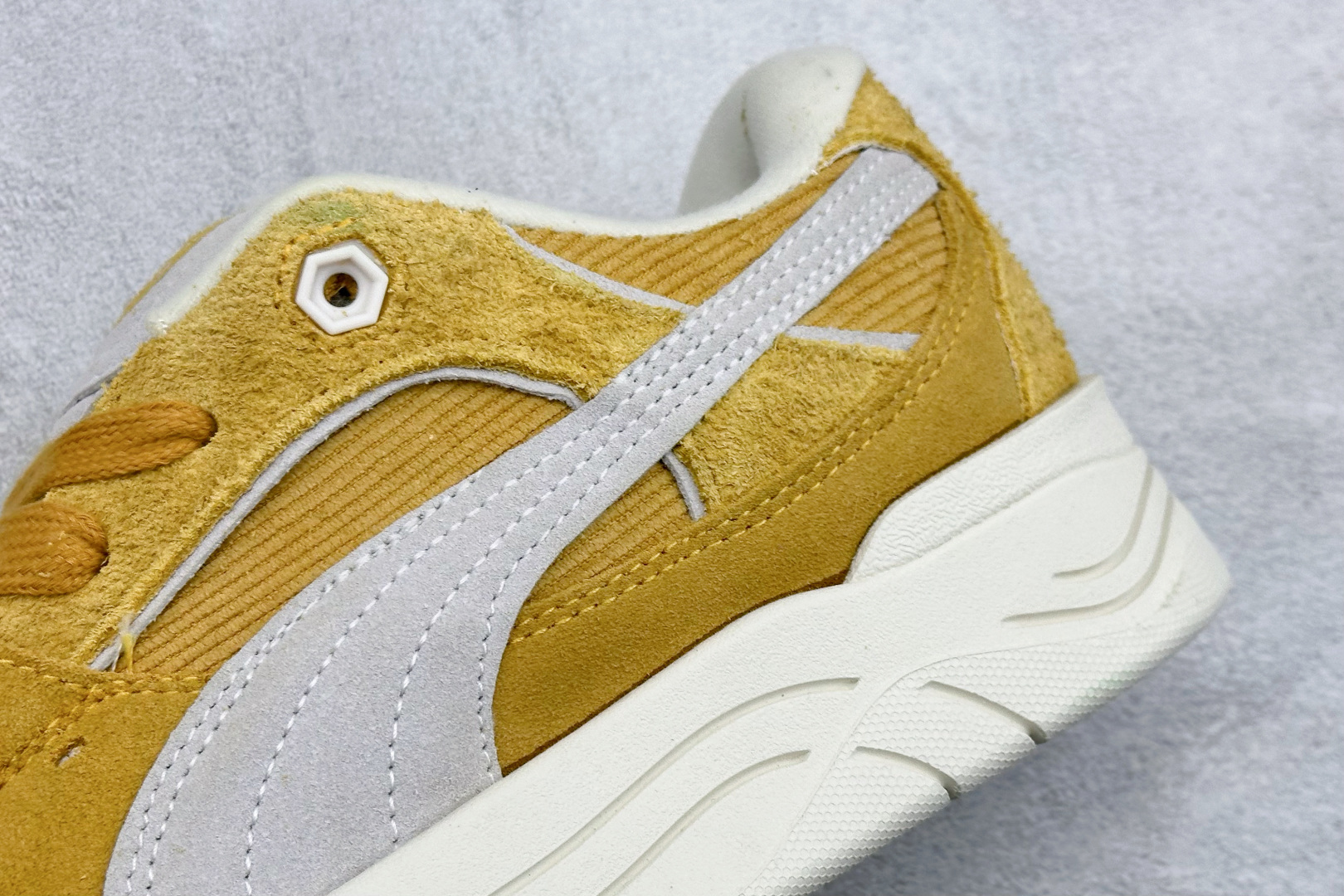 TG版Puma-180 Reflect 防滑耐磨低帮板鞋 孔眼底座和脚趾凸起由猪八革材料制成 393287-01
