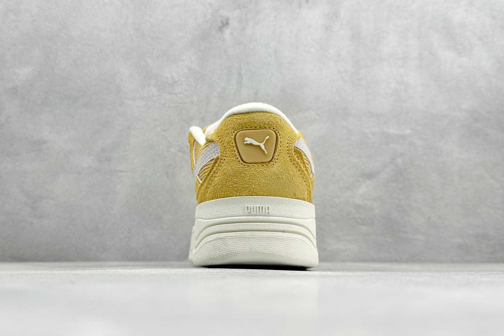 TG版Puma-180 Reflect 防滑耐磨低帮板鞋 孔眼底座和脚趾凸起由猪八革材料制成 393287-01
