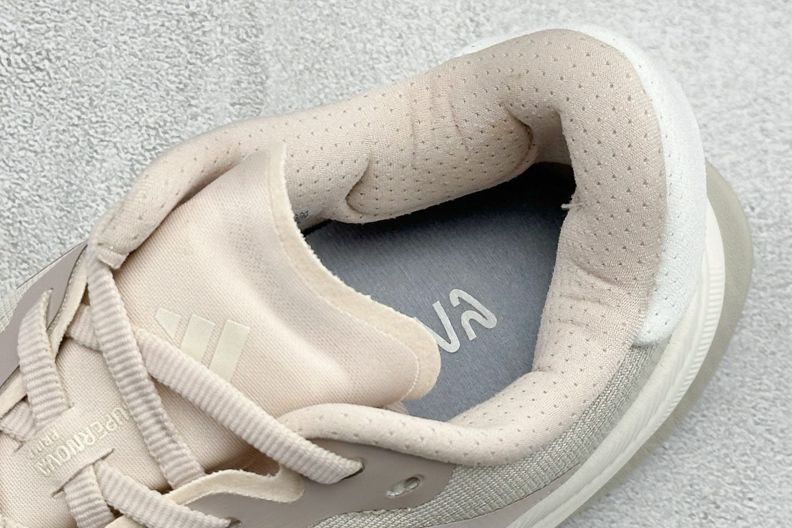 Adidas Supernova Prima M 低帮透气休闲运动跑鞋 TE1685