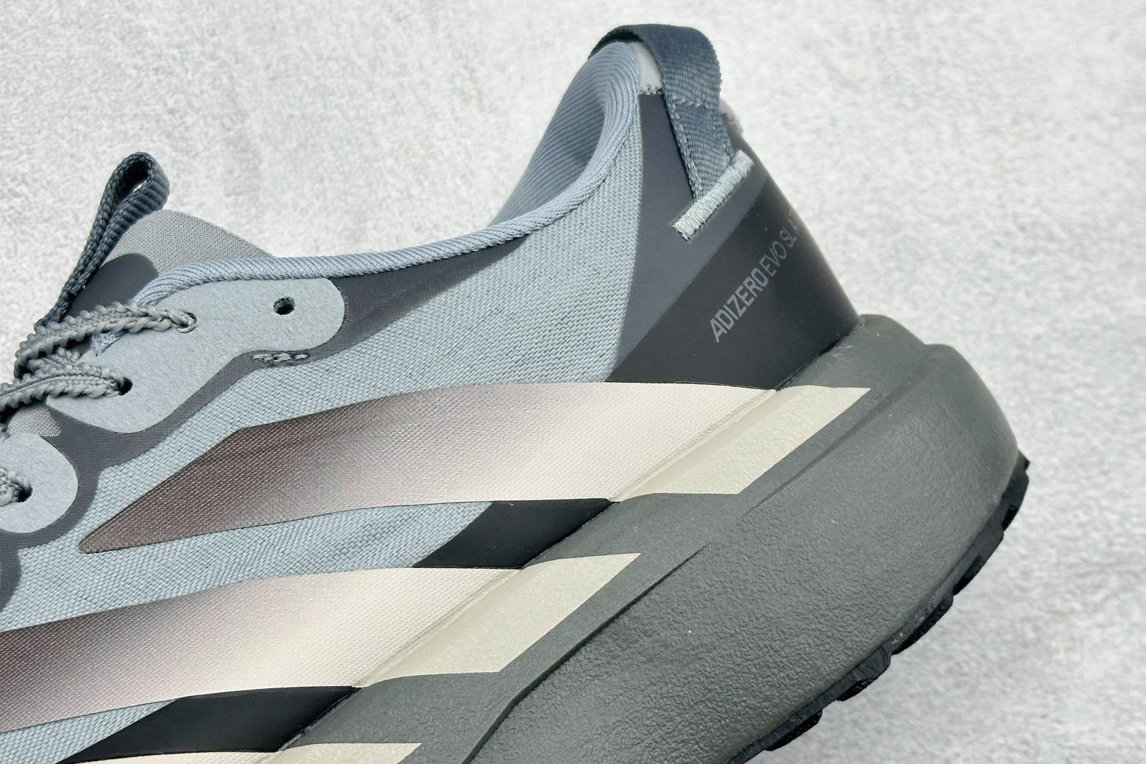 TY版AD ADIZERO EVO SL ATR 阿迪超轻透气缓震跑鞋 KK0310