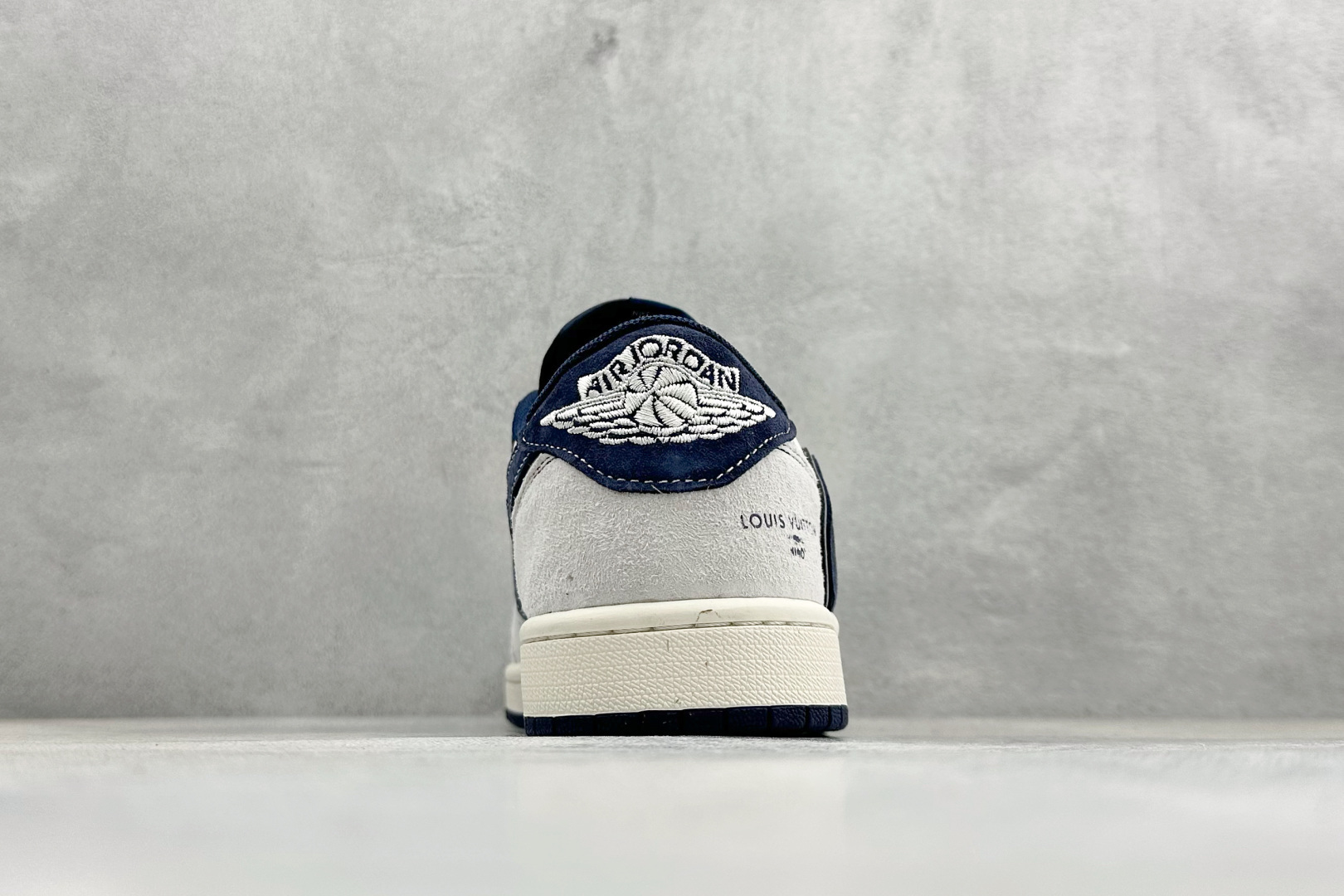Air Jordan 1 Low AJ1 乔1 LV联名 高端定制 倒钩低帮复古篮球鞋 CX5050-Y37
