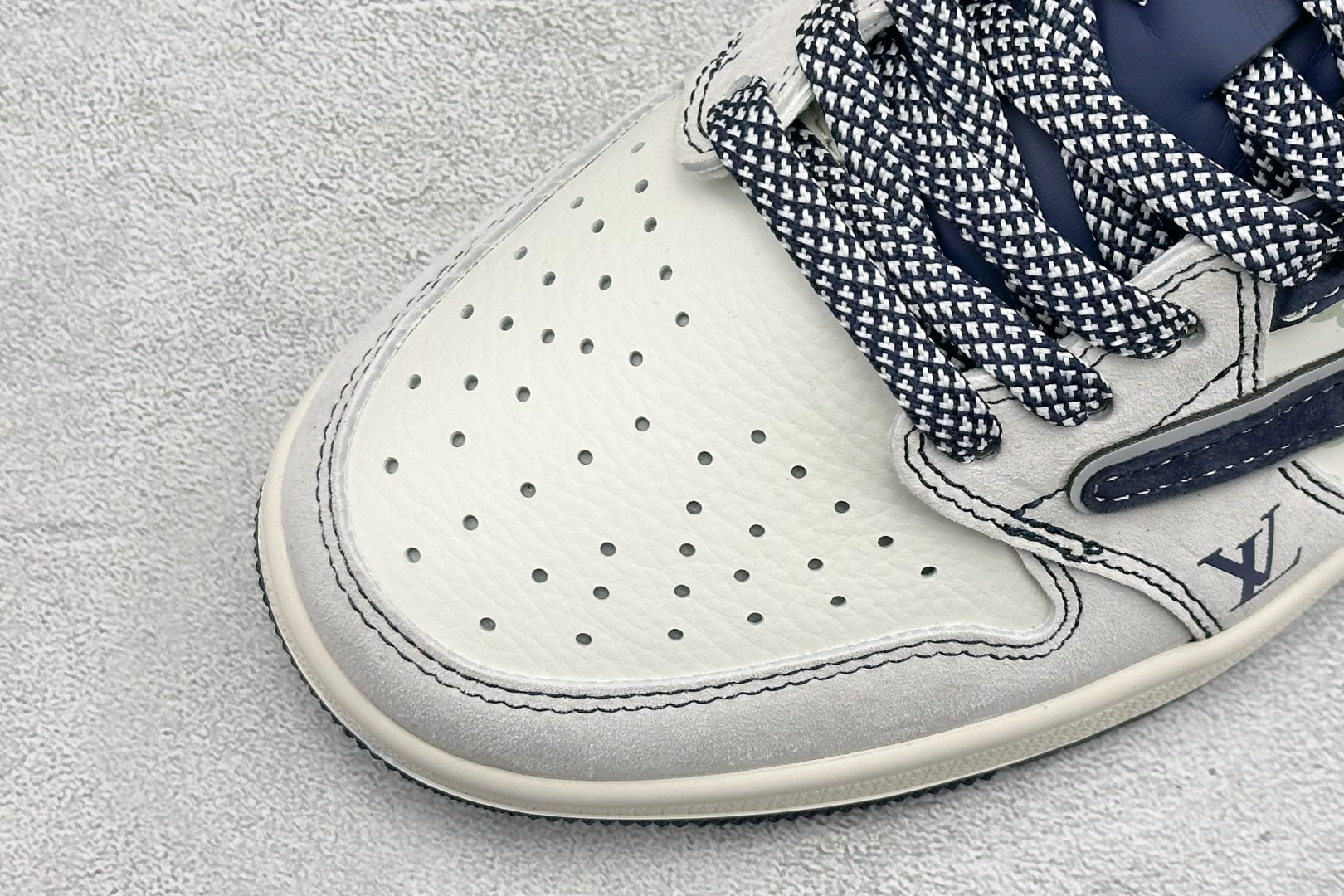Air Jordan 1 Low AJ1 乔1 LV联名 高端定制 倒钩低帮复古篮球鞋 CX5050-Y37
