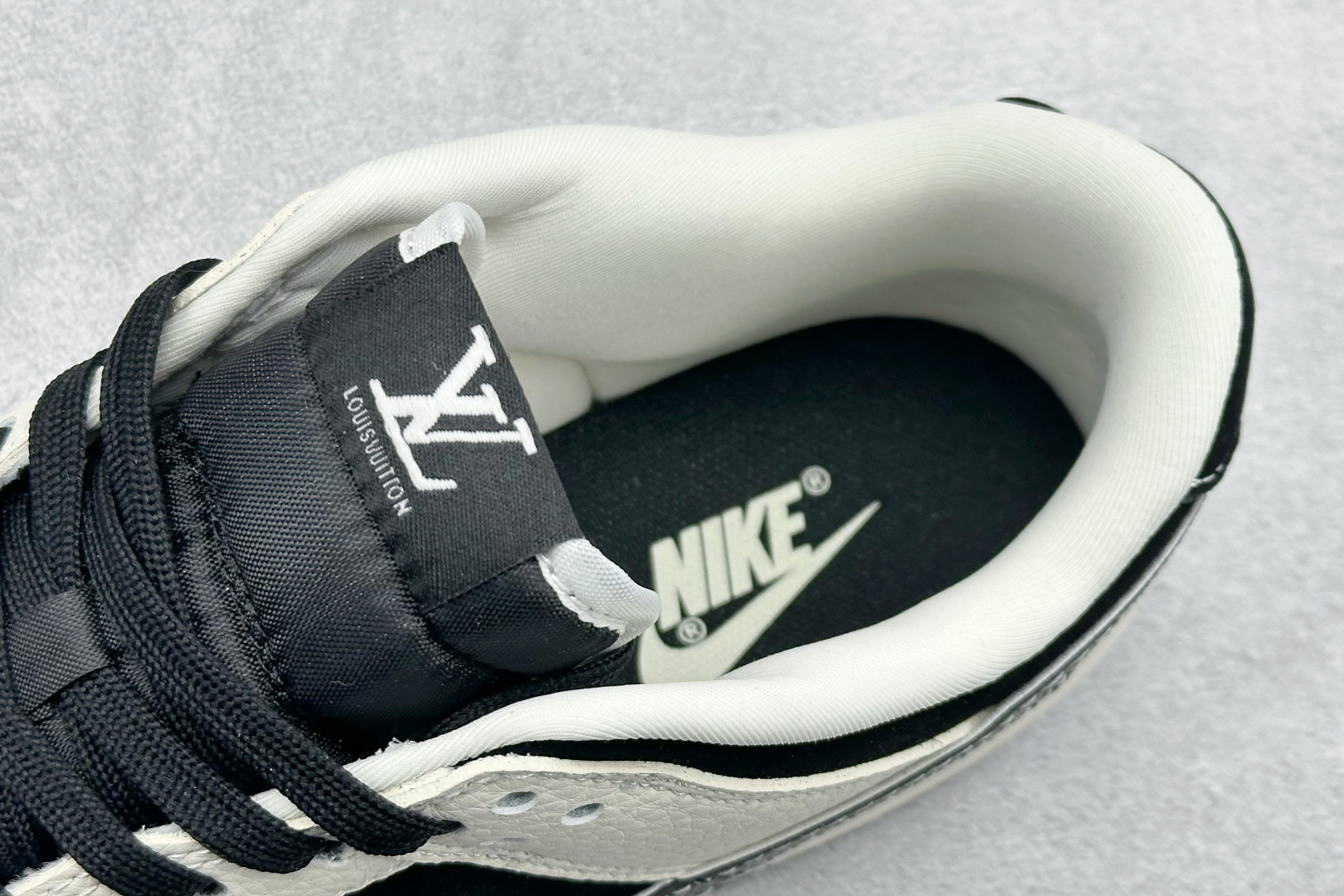 Nike SB Dunk Low “路易威登联名------白黑格子” 高端定制 低帮休闲板鞋 TX1688-004