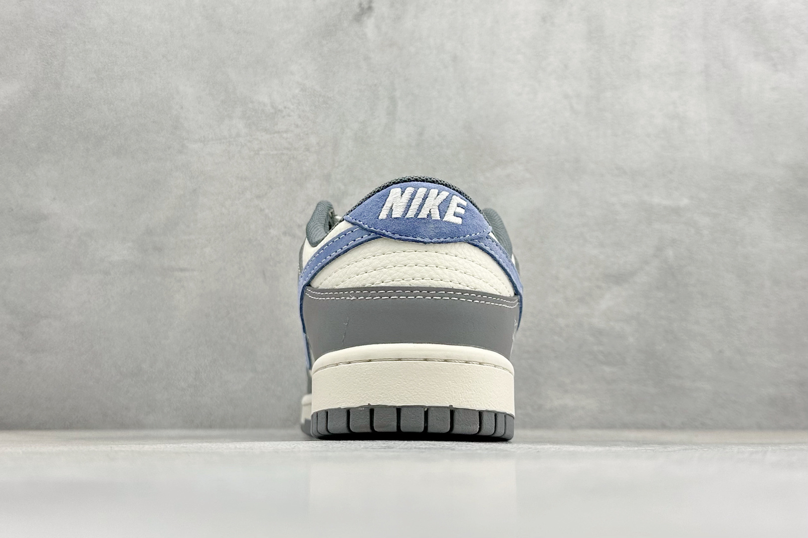 Nike SB Dunk Low 巴宝莉联名 灰蓝拼接 周年高端定制 低帮休闲板鞋 JP1628-035