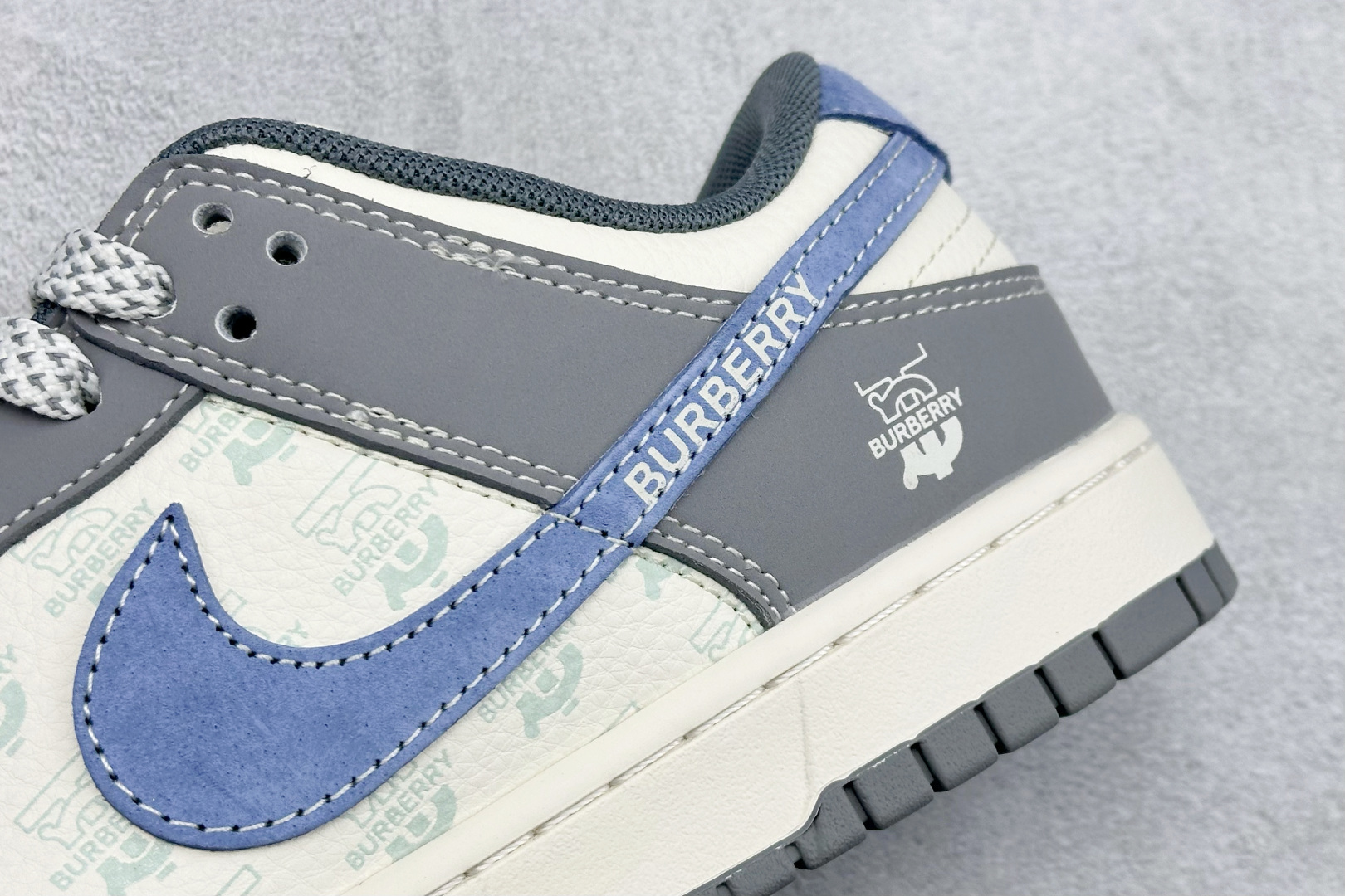 Nike SB Dunk Low 巴宝莉联名 灰蓝拼接 周年高端定制 低帮休闲板鞋 JP1628-035