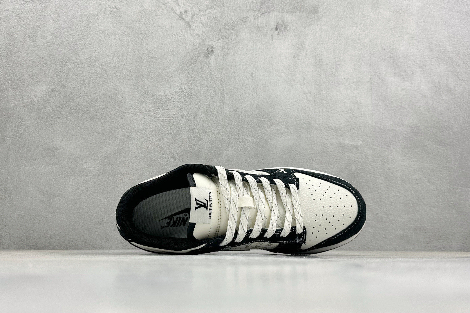 黑白奢潮 板鞋新标杆｜Nike Dunk Low x LV定制款 KG6699-F02