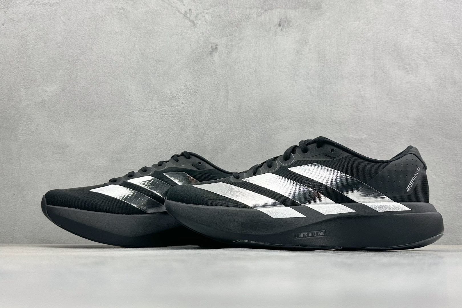 PAdidas Adizero Evo SL 阿迪超轻透气缓震跑鞋 KJ9663