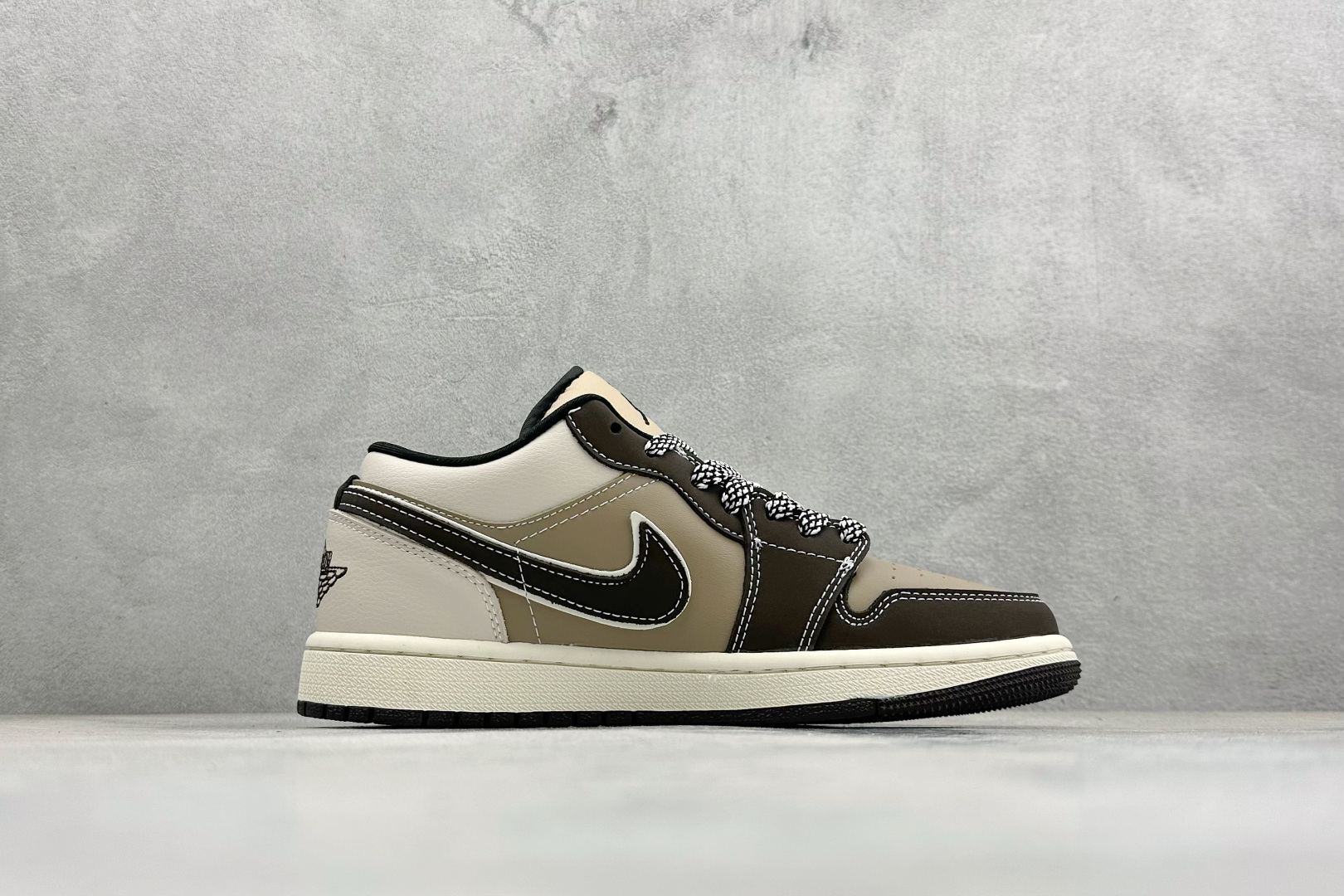 XC版Air Jordan 1 Low 闪电定制款 经典AJ1 Low遇上闪电元素的潮酷改造 LR8888-018
