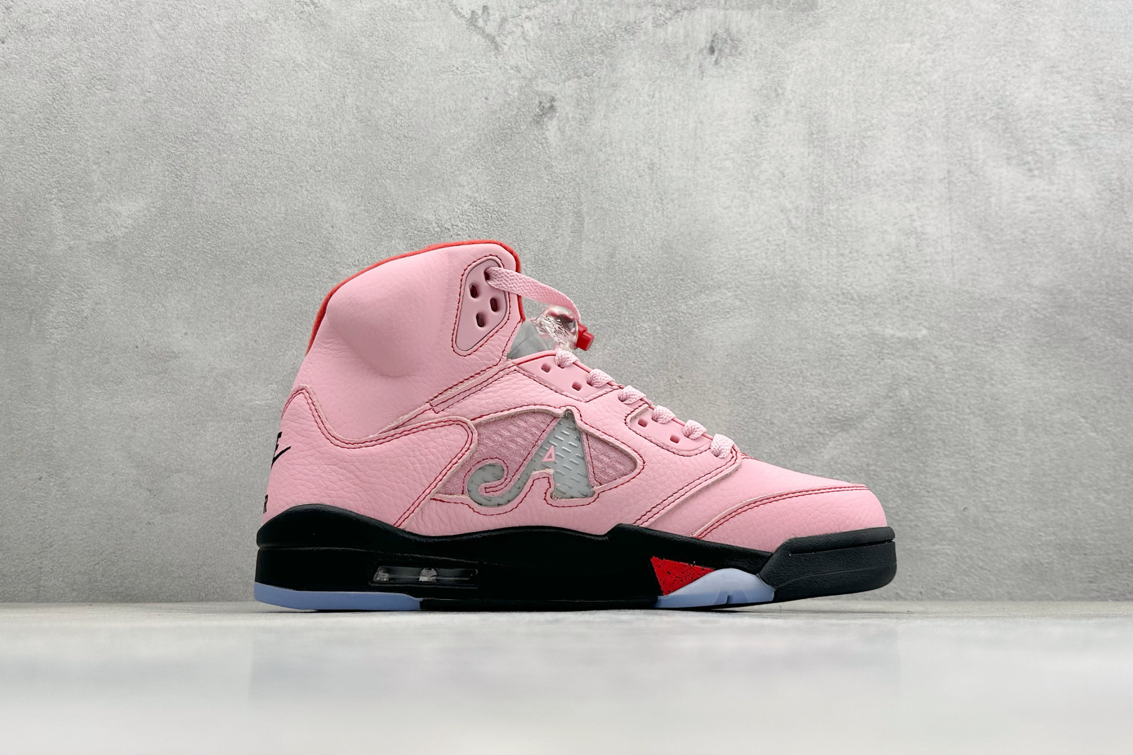 巅峰版Jordan Air Jordan 5 Retro 中帮复古篮球鞋 Air Jordan 5 Retro是耐克经典的中帮复古篮球鞋 DV4982-600