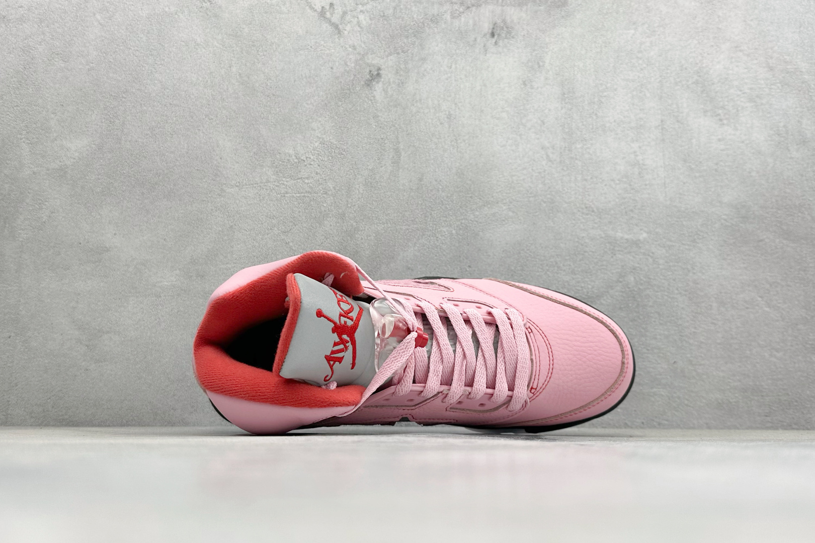 巅峰版Jordan Air Jordan 5 Retro 中帮复古篮球鞋 Air Jordan 5 Retro是耐克经典的中帮复古篮球鞋 DV4982-600