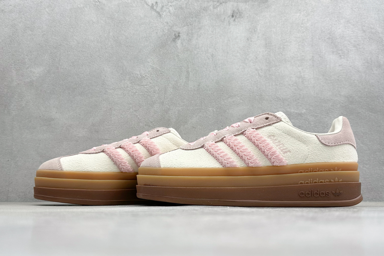 FX版Adidas Originals Gazelle Bold 三叶草厚底休闲防滑耐磨低帮板鞋 JR8374