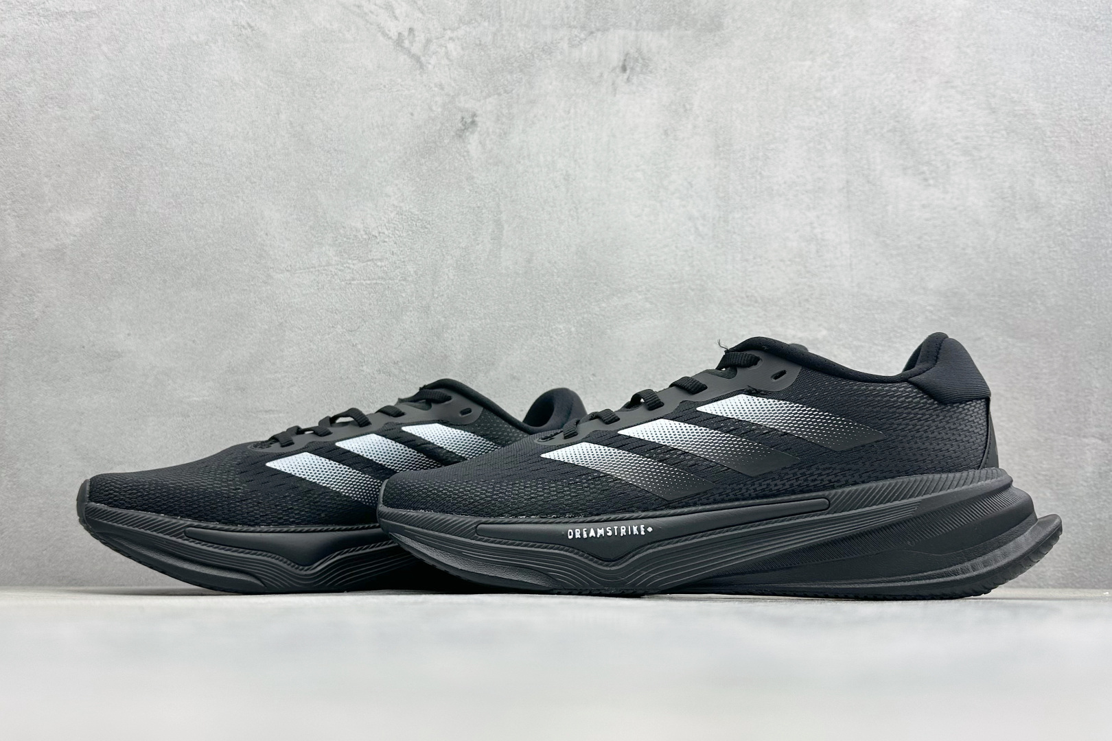 Adidas Supernova Prima M 低帮透气休闲运动跑鞋 TE1696