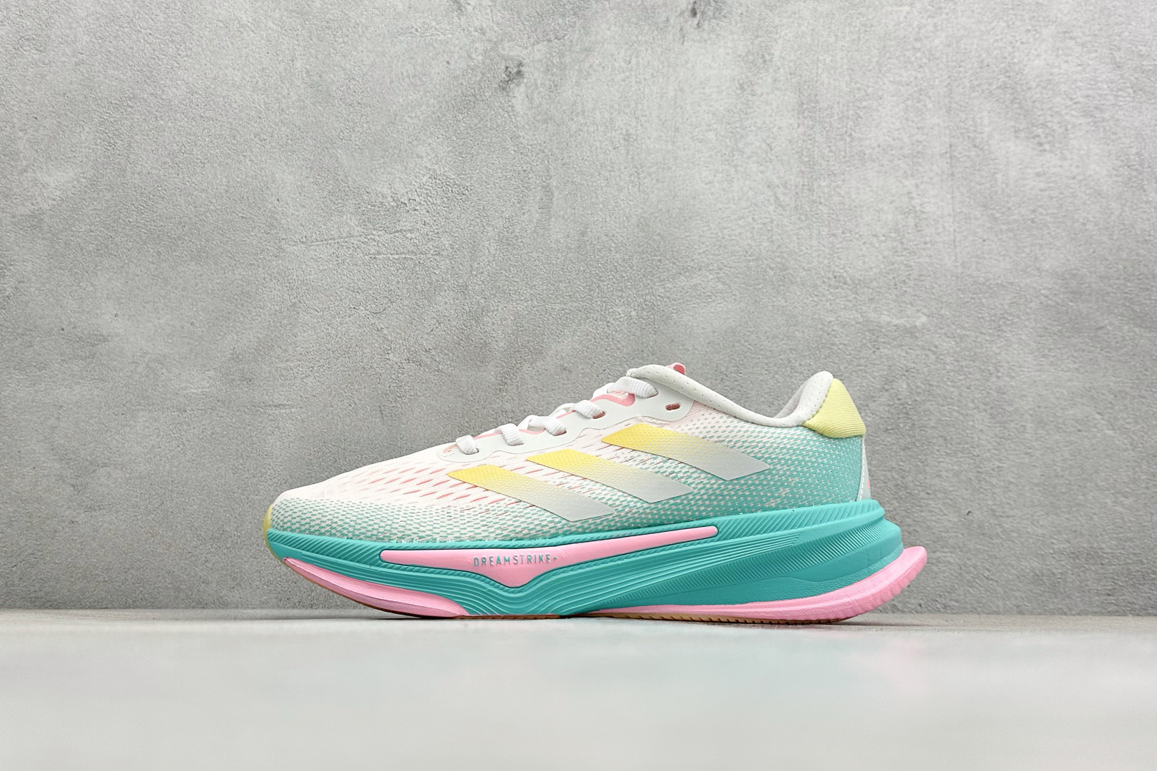 Adidas Supernova Prima M 低帮透气休闲运动跑鞋 TE1691