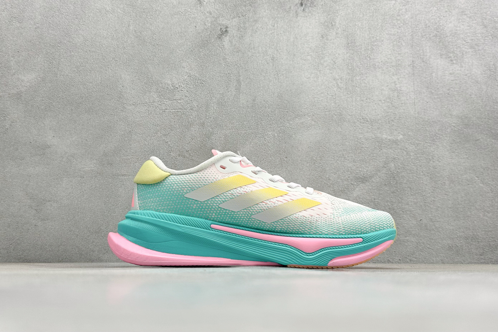 Adidas Supernova Prima M 低帮透气休闲运动跑鞋 TE1691