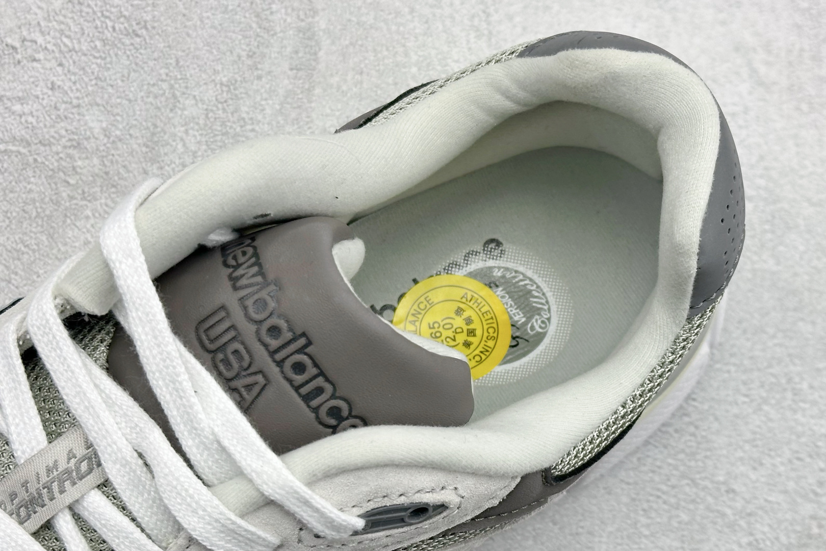 DS版New Balance 新百伦 990V3系列联名款复古休闲跑步鞋 M990SC3 DS版New Balance 新百伦 990V3系列联名款复古休闲跑步鞋 M990SC3