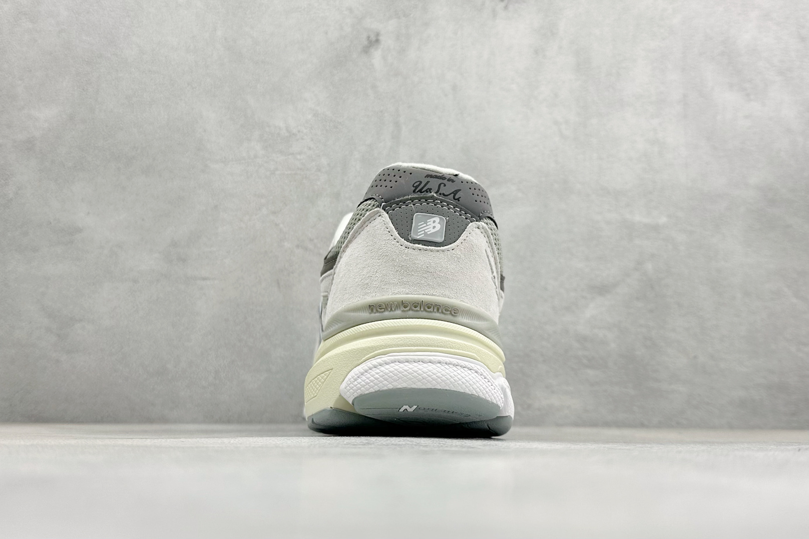 DS版New Balance 新百伦 990V3系列联名款复古休闲跑步鞋 M990SC3 DS版New Balance 新百伦 990V3系列联名款复古休闲跑步鞋 M990SC3