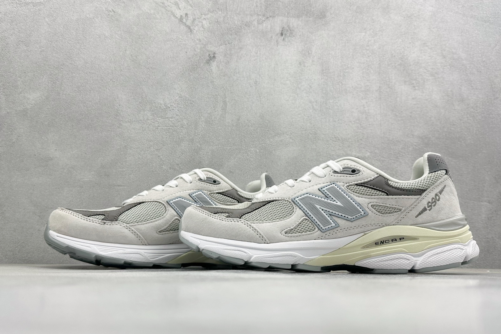 DS版New Balance 新百伦 990V3系列联名款复古休闲跑步鞋 M990SC3 DS版New Balance 新百伦 990V3系列联名款复古休闲跑步鞋 M990SC3