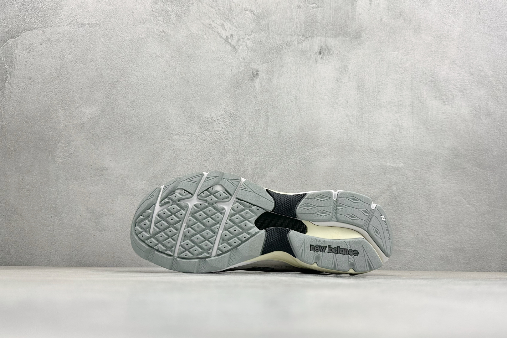 DS版New Balance 新百伦 990V3系列联名款复古休闲跑步鞋 M990SC3 DS版New Balance 新百伦 990V3系列联名款复古休闲跑步鞋 M990SC3