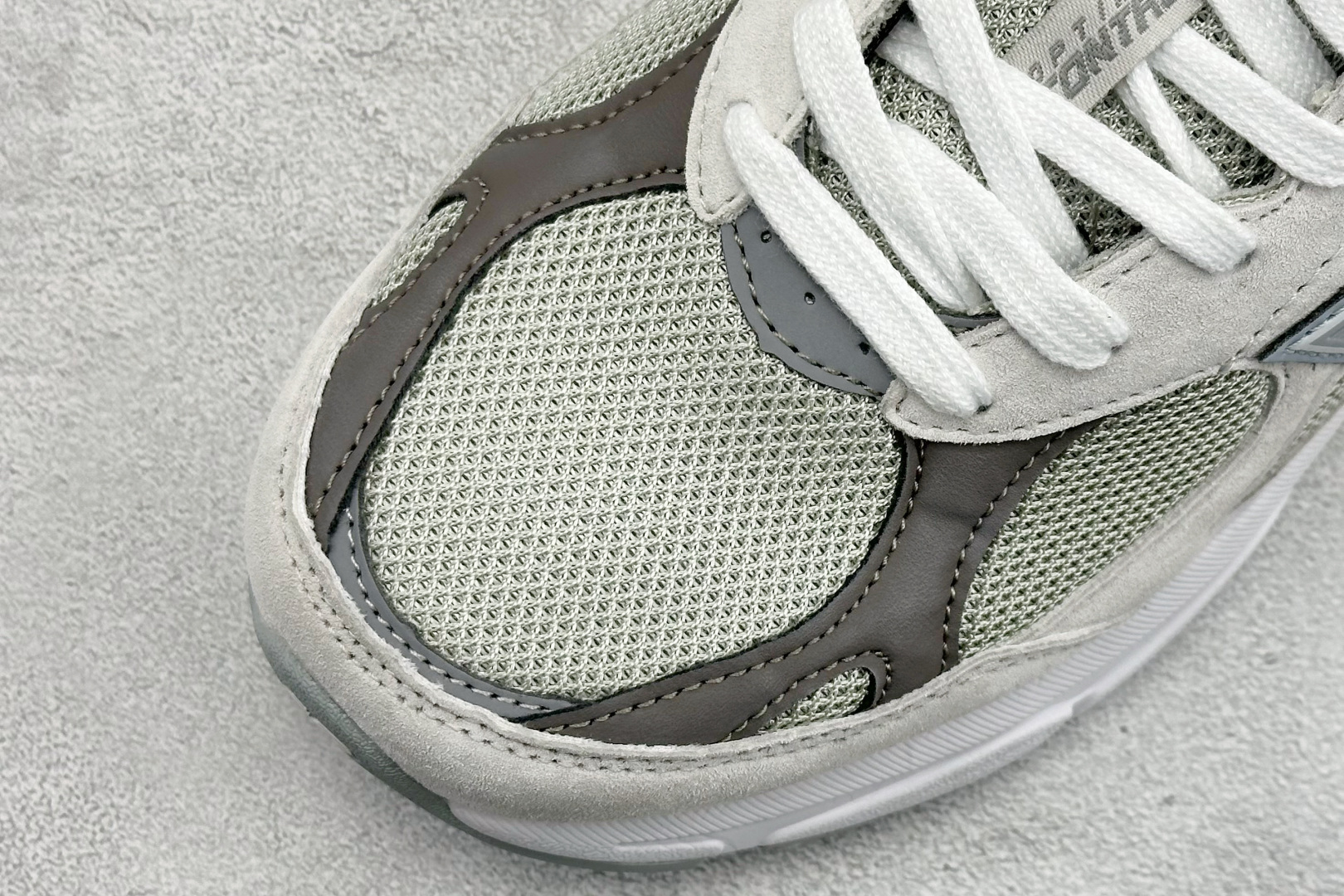 DS版New Balance 新百伦 990V3系列联名款复古休闲跑步鞋 M990SC3 DS版New Balance 新百伦 990V3系列联名款复古休闲跑步鞋 M990SC3