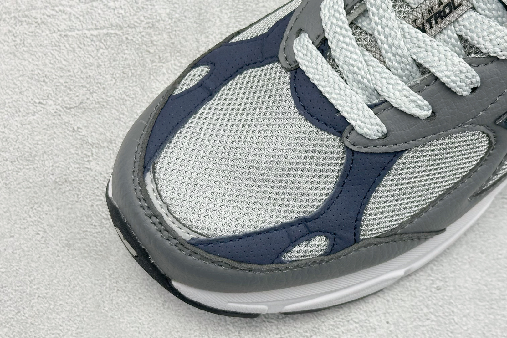 DS版New Balance 新百伦 990V3系列联名款复古休闲跑步鞋 M990GJ3 DS版New Balance 新百伦 990V3系列联名款复古休闲跑步鞋 M990GJ3