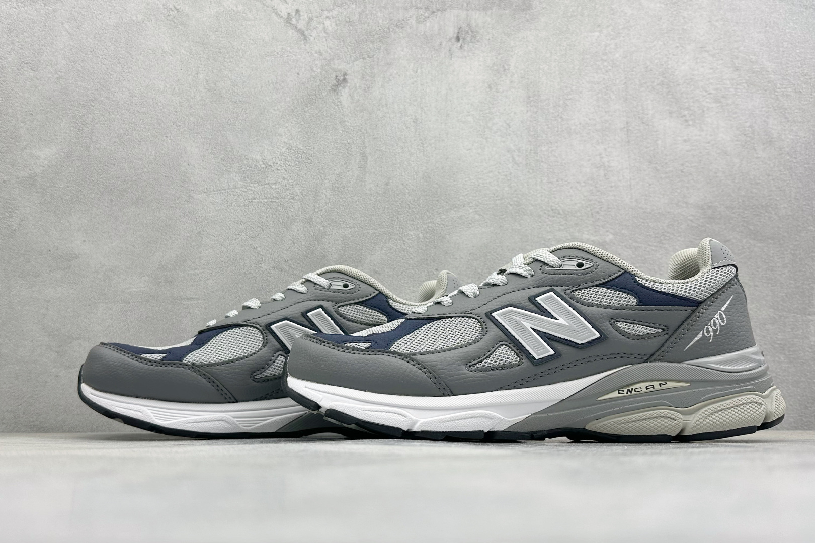DS版New Balance 新百伦 990V3系列联名款复古休闲跑步鞋 M990GJ3 DS版New Balance 新百伦 990V3系列联名款复古休闲跑步鞋 M990GJ3