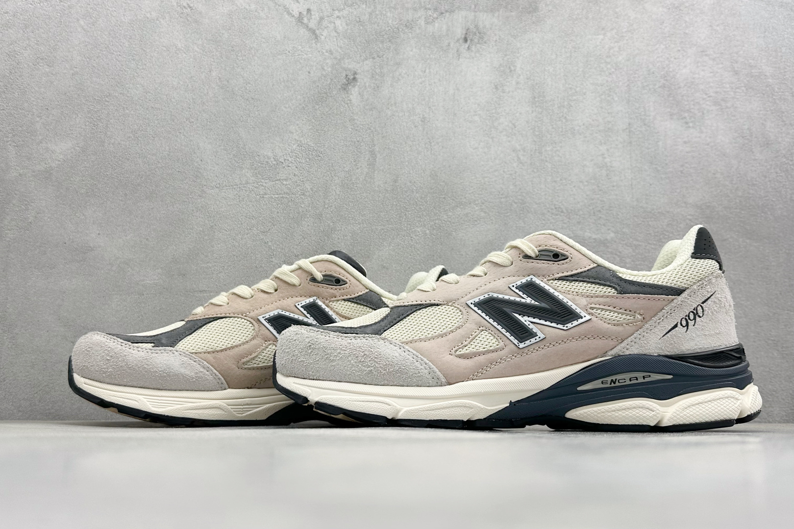 DS版New Balance 新百伦 990V3系列联名款复古休闲跑步鞋 M990AD3 DS版New Balance 新百伦 990V3系列联名款复古休闲跑步鞋 M990AD3