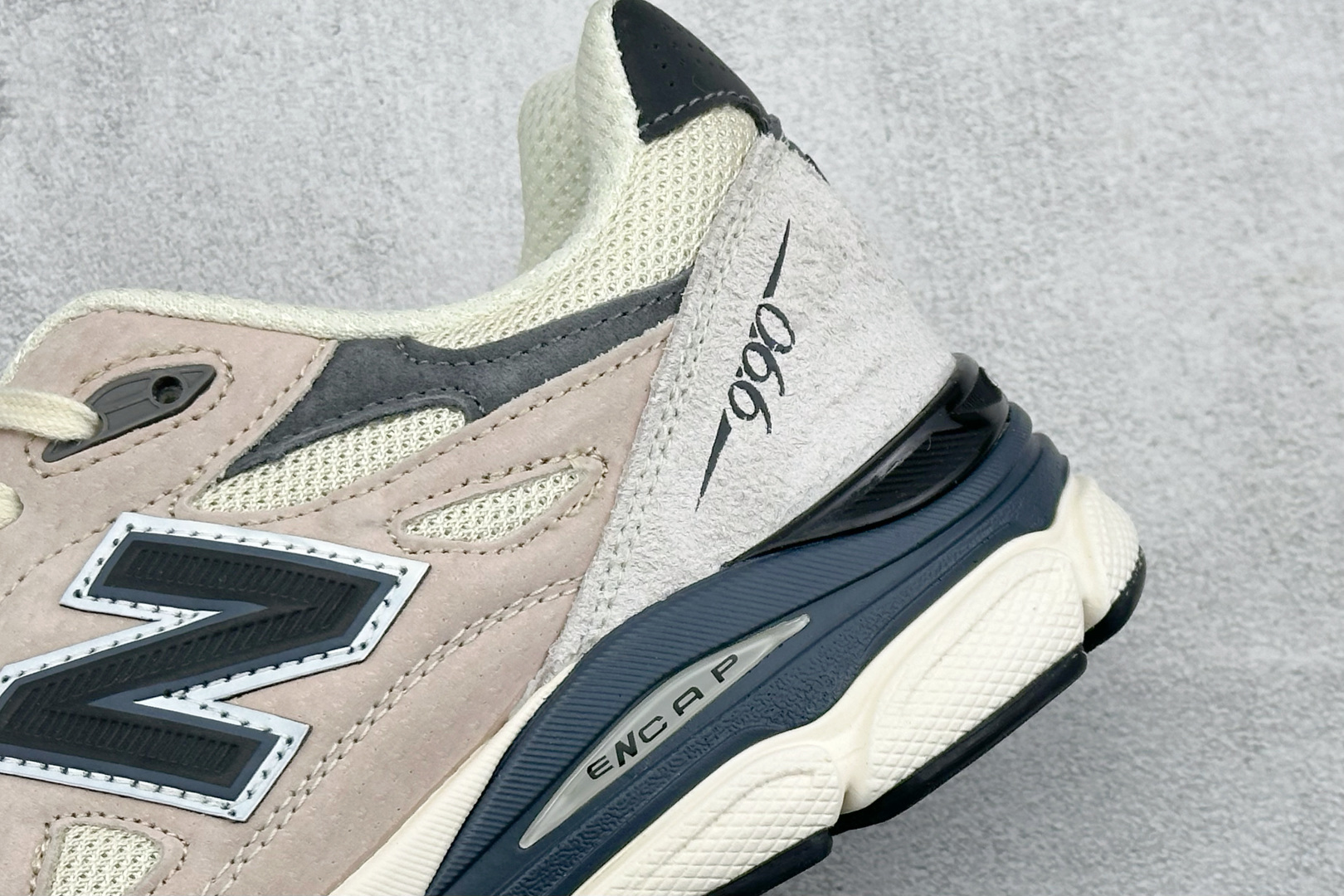 DS版New Balance 新百伦 990V3系列联名款复古休闲跑步鞋 M990AD3 DS版New Balance 新百伦 990V3系列联名款复古休闲跑步鞋 M990AD3