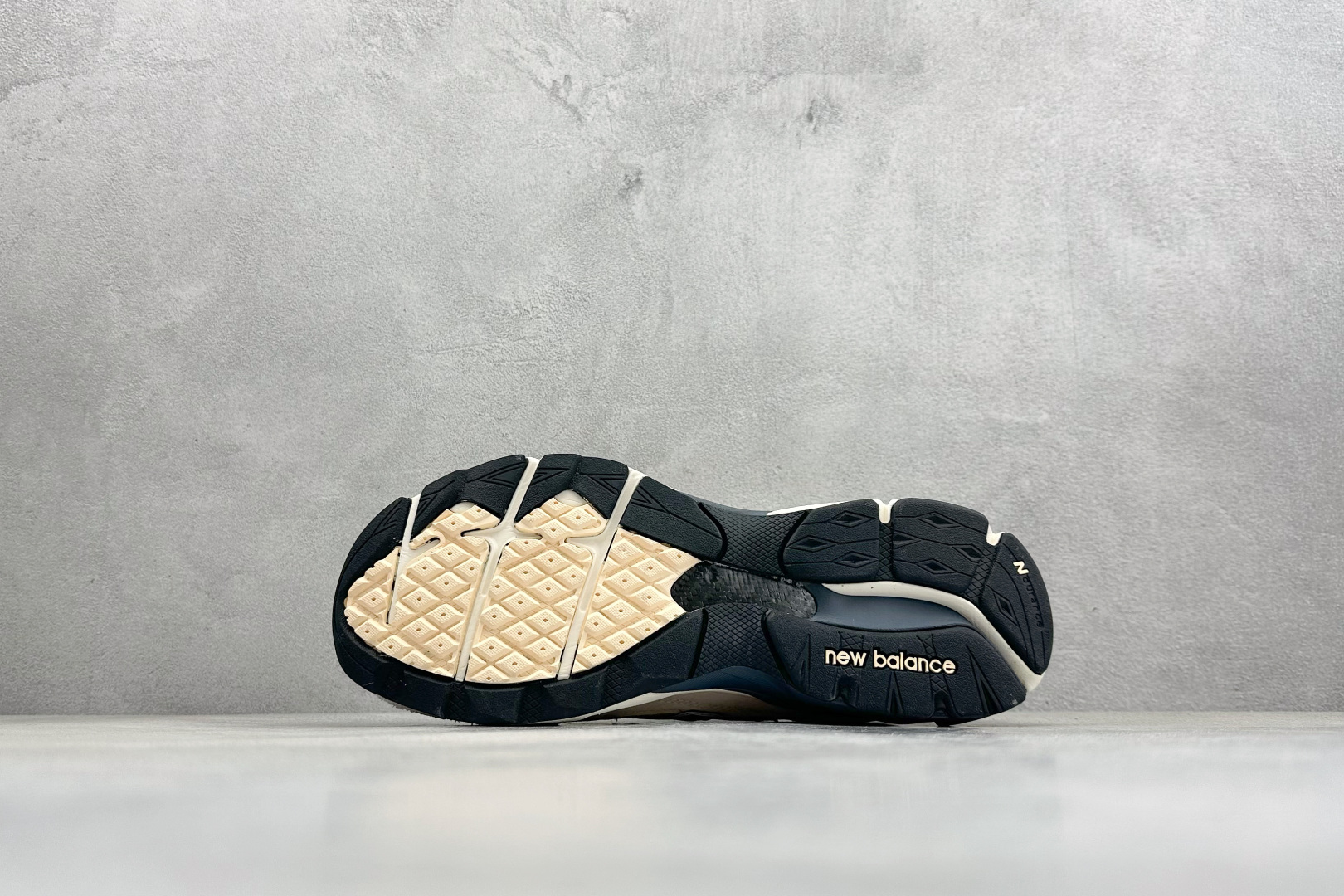 DS版New Balance 新百伦 990V3系列联名款复古休闲跑步鞋 M990AD3 DS版New Balance 新百伦 990V3系列联名款复古休闲跑步鞋 M990AD3